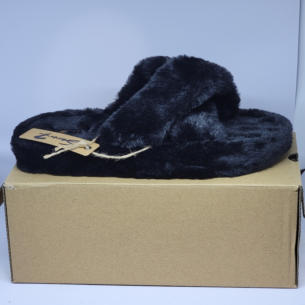Seven7 brand fuzzy slippers size 11 & 9, soft, cross-cross top. NWT